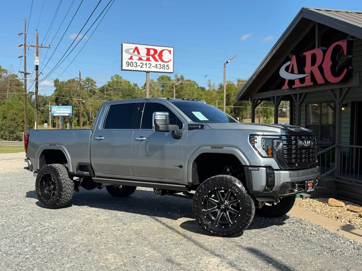 2024 GMC Sierra 2500 HD Denali Ultimate Pickup 4d 6 1/2 Ft