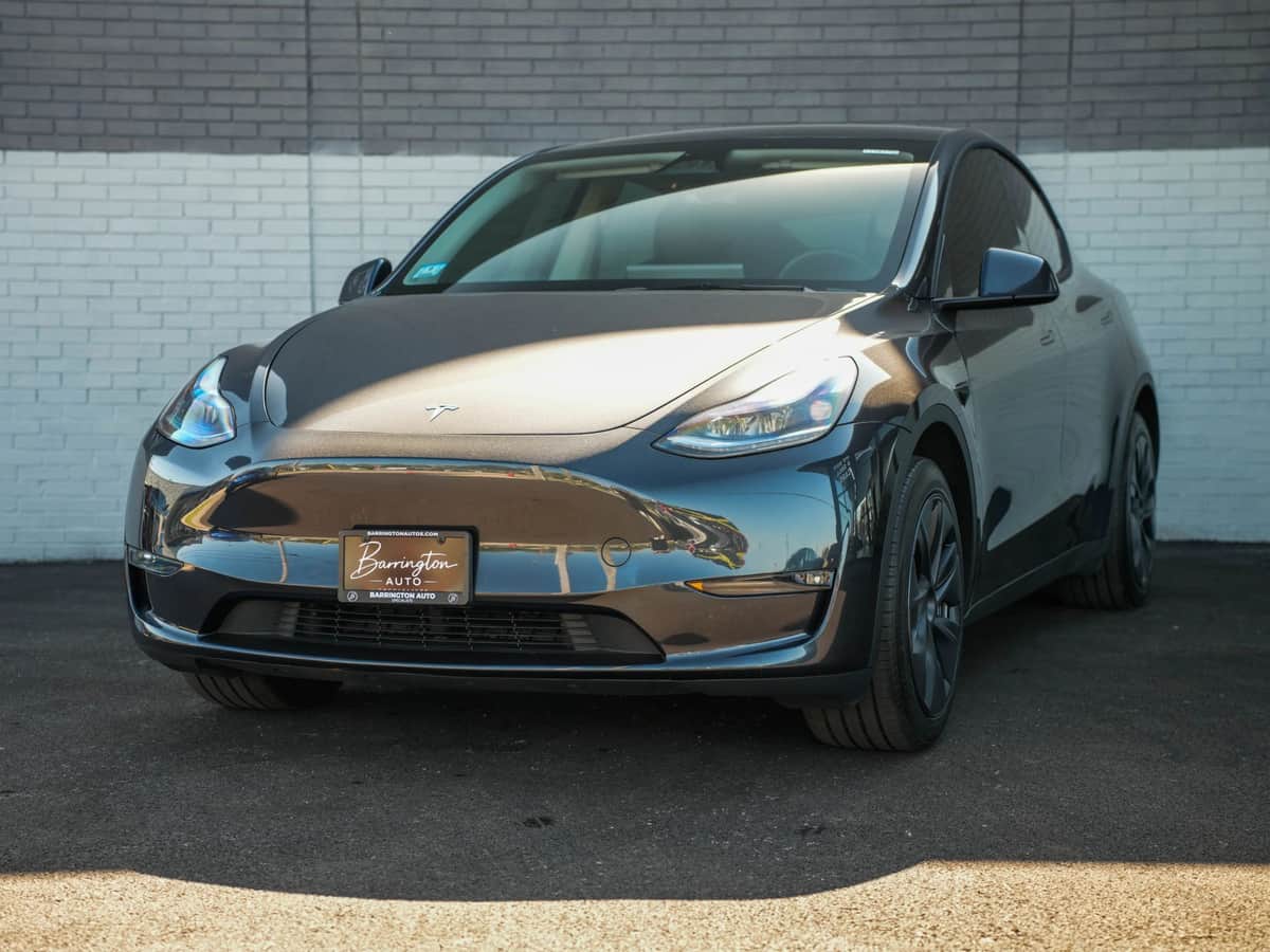 2024 Tesla Model Y Long Range Sport Utility 4d