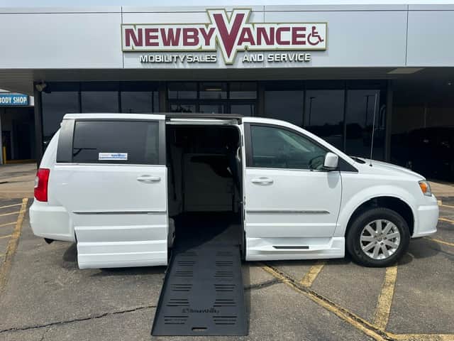 2016 Chrysler Town and Country Touring
