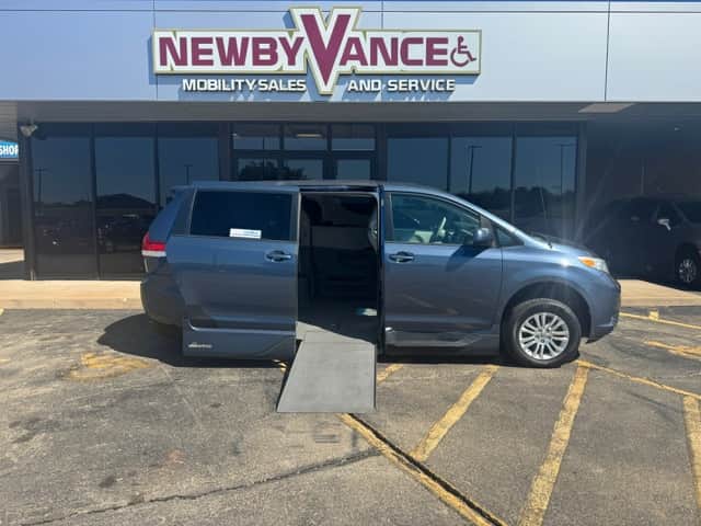 2014 Toyota Sienna Xle V6 8 Passenger