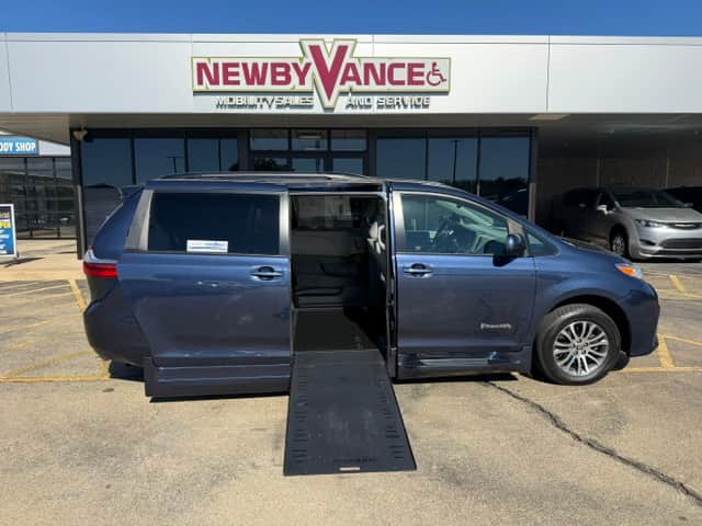 2020 Toyota Sienna XLE