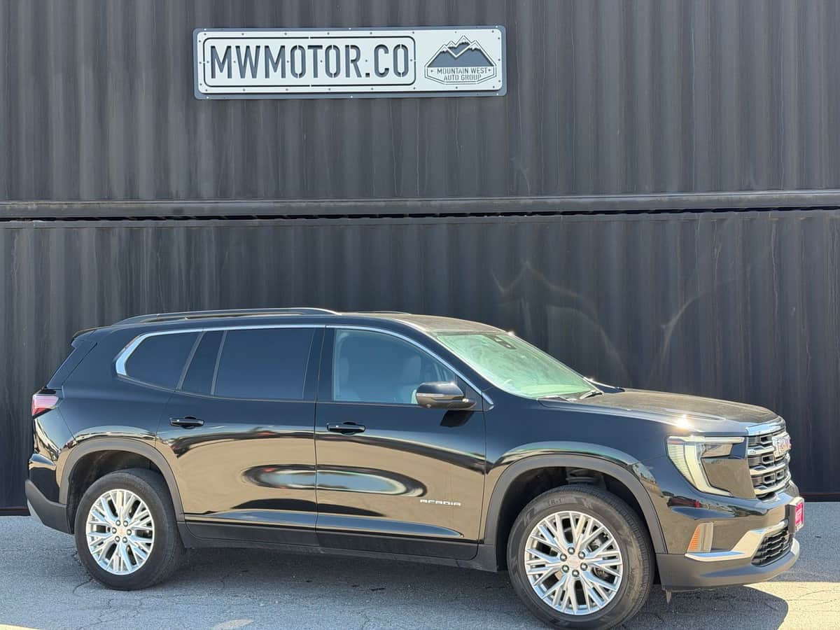 2024 GMC Acadia Elevation