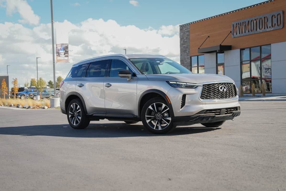 2023 INFINITI QX60 LUXE