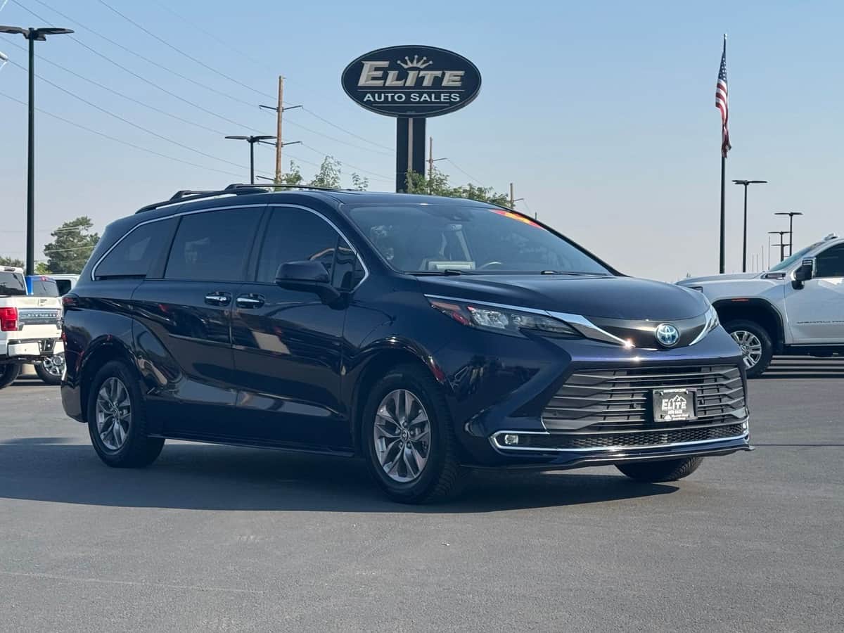 2024 Toyota Sienna XLE