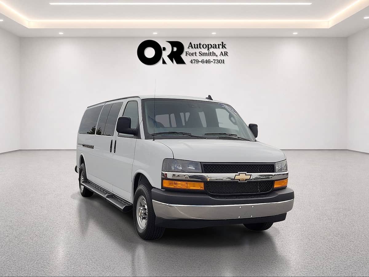 2025 Chevrolet Express Passenger LT