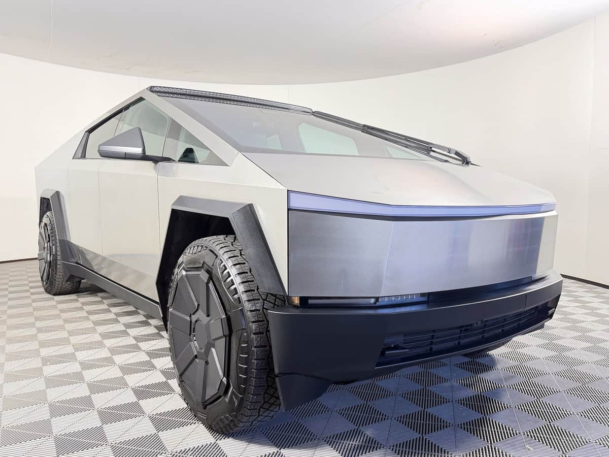 2024 Tesla Cybertruck Cyberbeast