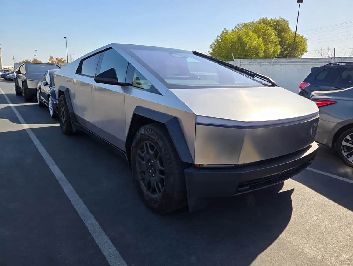 2024 Tesla Cybertruck Cyberbeast