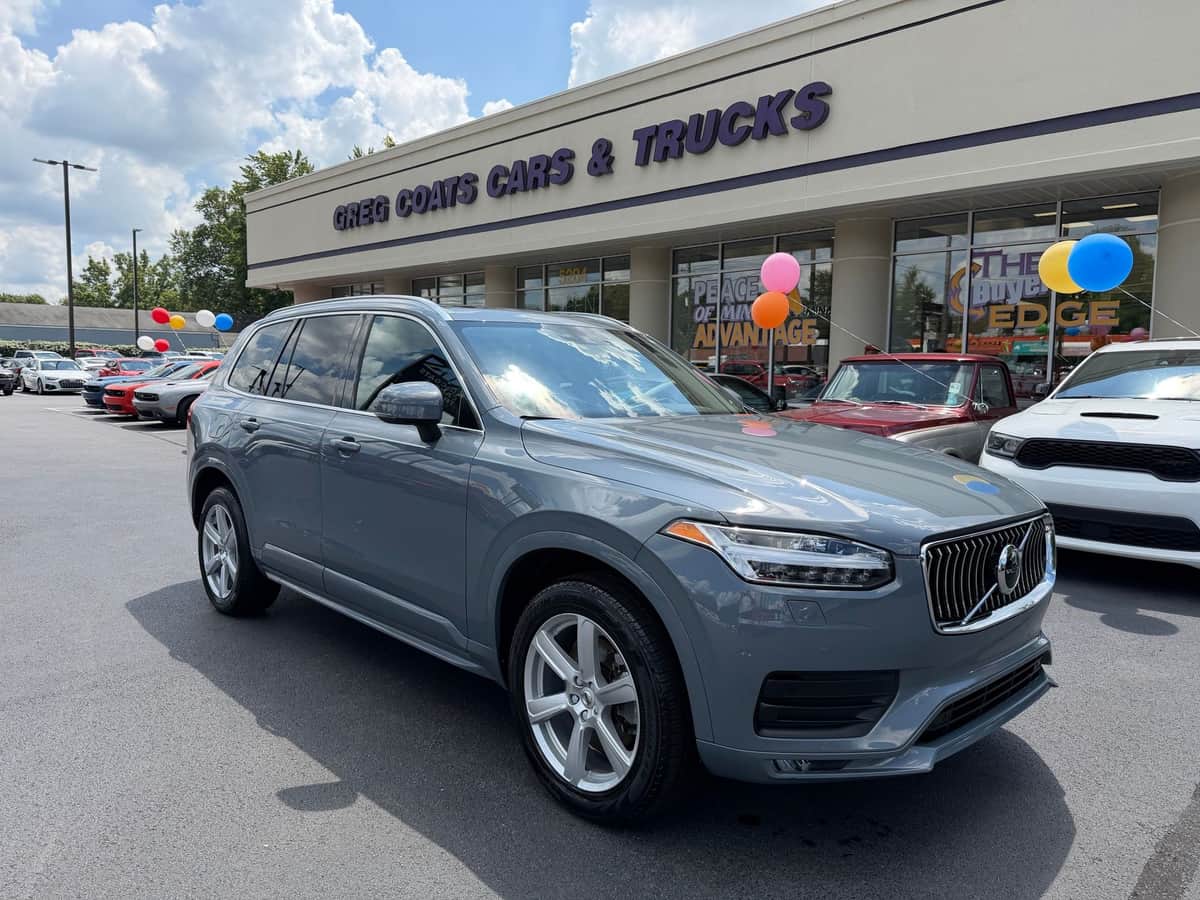 2022 Volvo XC90 T5 Momentum
