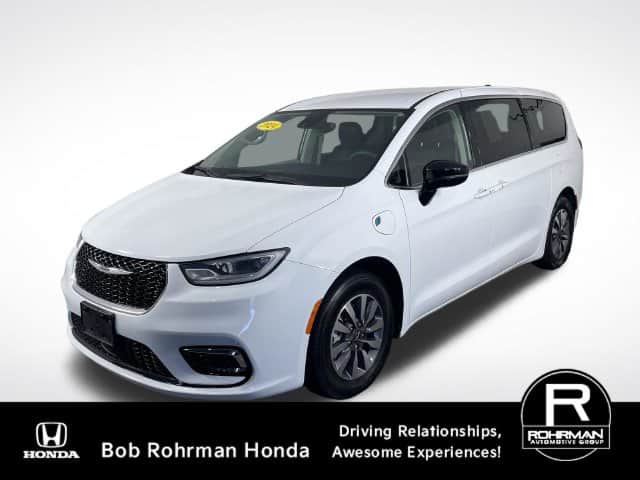 2024 Chrysler Pacifica Select