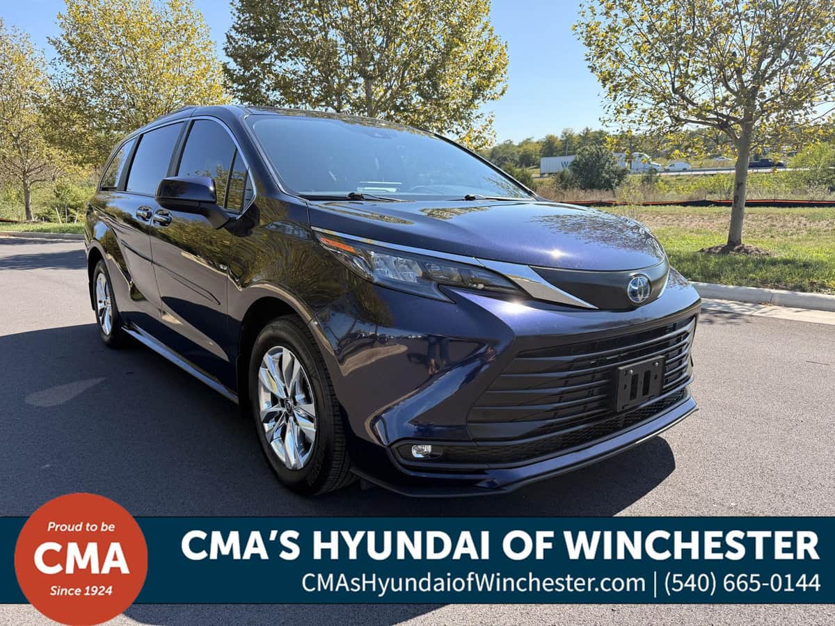 2025 Toyota Sienna XLE