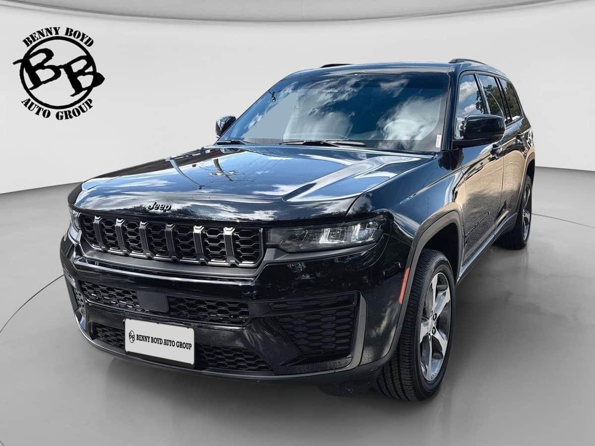 2026 Jeep Grand Cherokee L Laredo Altitude
