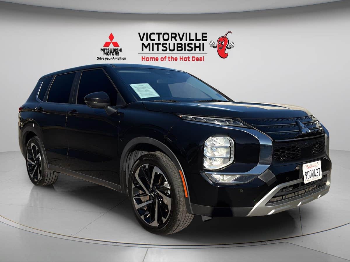 2023 Mitsubishi Outlander SE