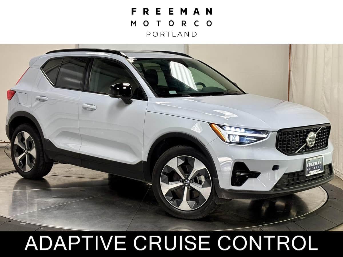 2026 Volvo XC40 B5 Plus Awd | 1k Miles! | Pano Roof | Heated Seats