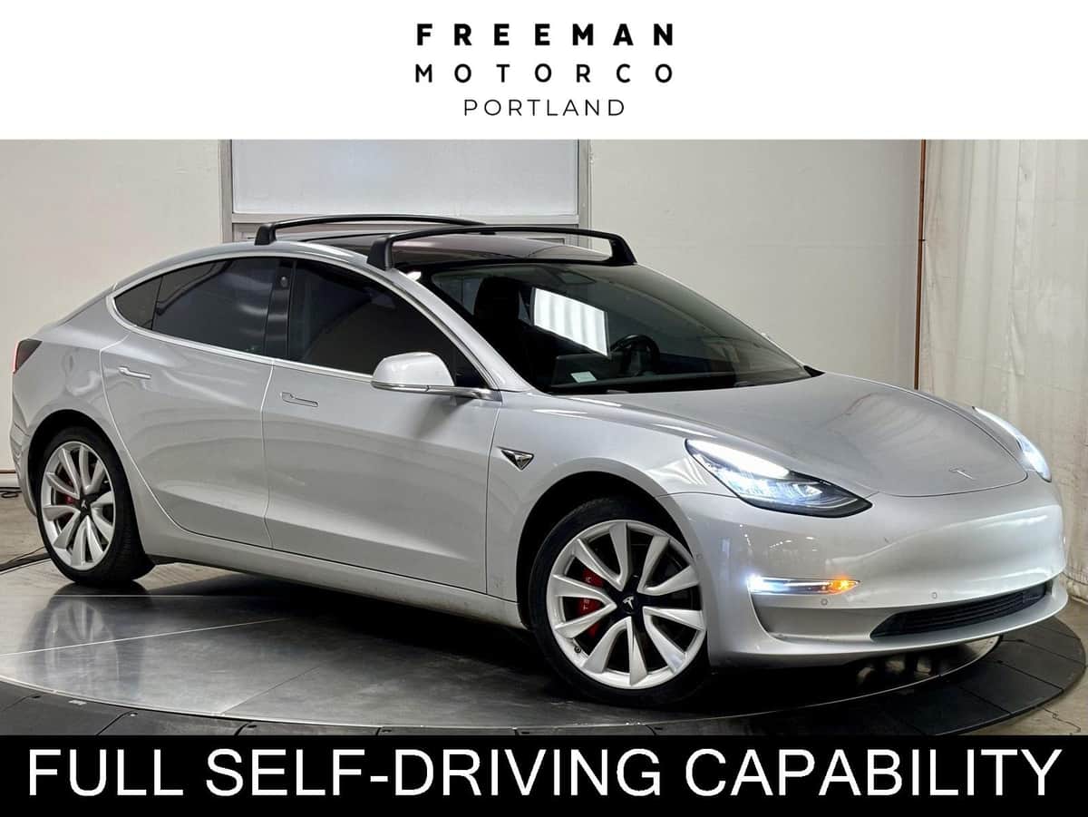 2018 Tesla Model 3 Long Range Battery | 37k! | Heated Seats | Pano Roof