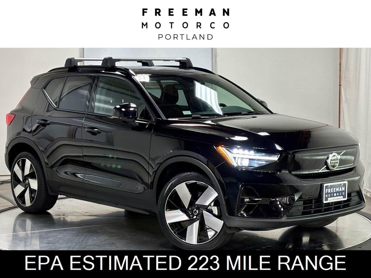 2023 Volvo XC40 Ultimate Awd | Adaptive Cc | Htd Seats | Pano Roof