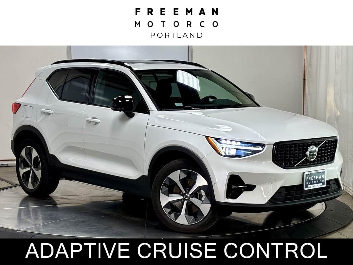 2026 Volvo XC40 B5 Plus Awd | Adaptive Cc | Htd Seats | Pano Roof