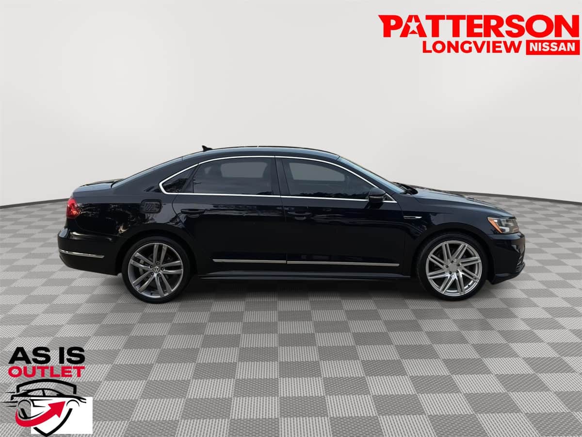 2017 Volkswagen Passat R-Line W/Comfort Pkg