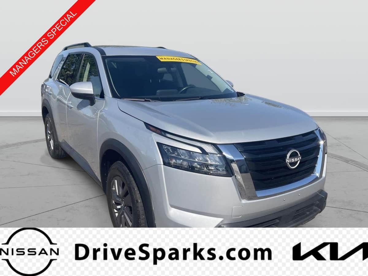 2024 Nissan Pathfinder SV