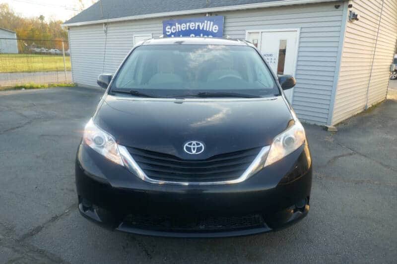 2013 Toyota Sienna Le V6 8 Passenger