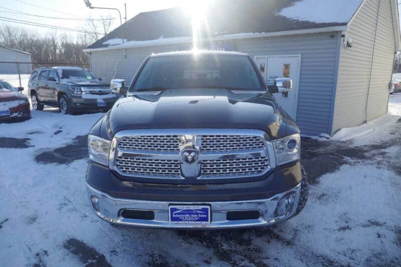 2017 Ram 1500 Laramie Crew Cab 4x4 5'7'' Box