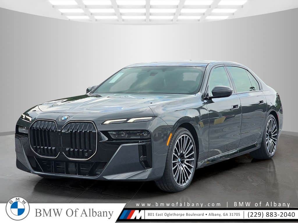 2026 BMW 740i 740i