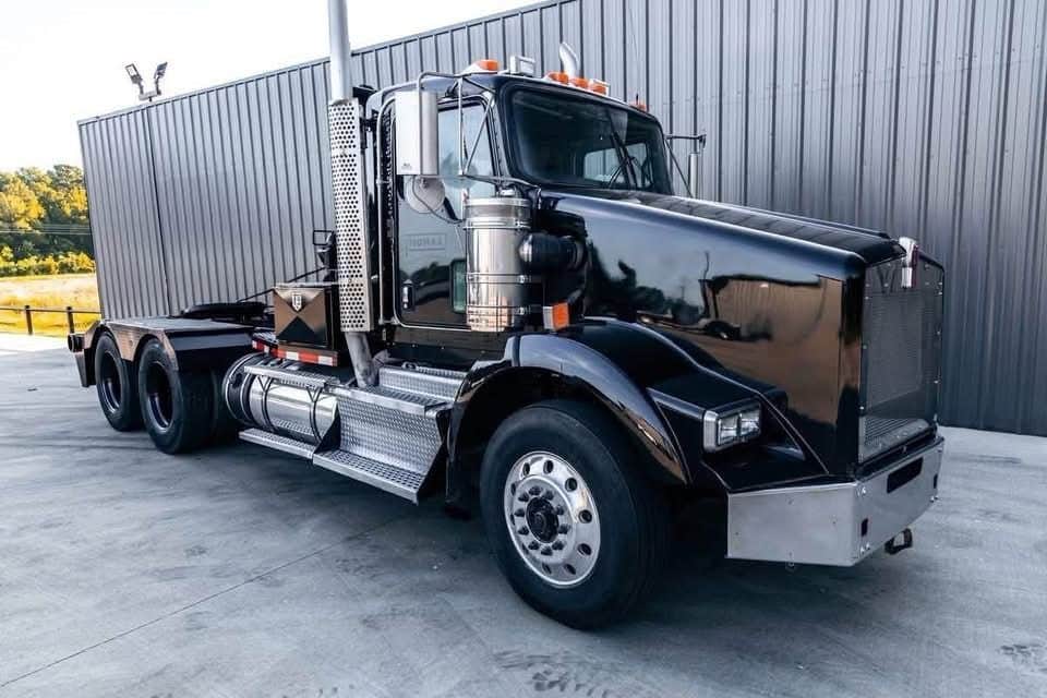 2013 KENWORTH T800 Winch Truck